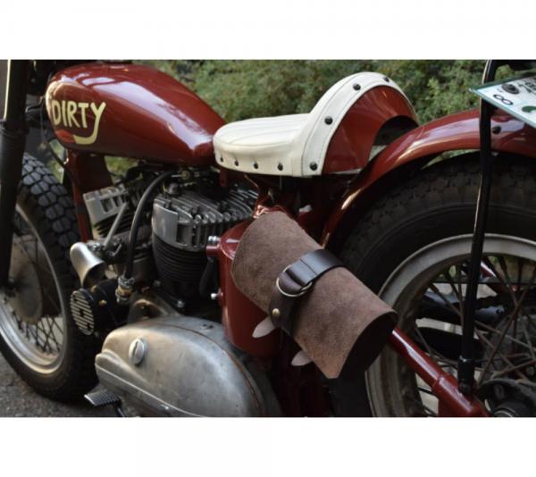 CREEK MOTORCYCLE×AT-DIRTY LEATHER PLAIN TOOL BAG  BROWN(クリークモーターサイクル×アットダーティー・レザープレーンツールバッグ・ブラウン)